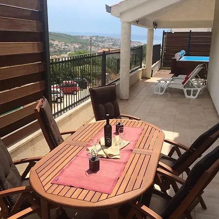 Holiday Home Harmony Zrnovnica Exterior photo