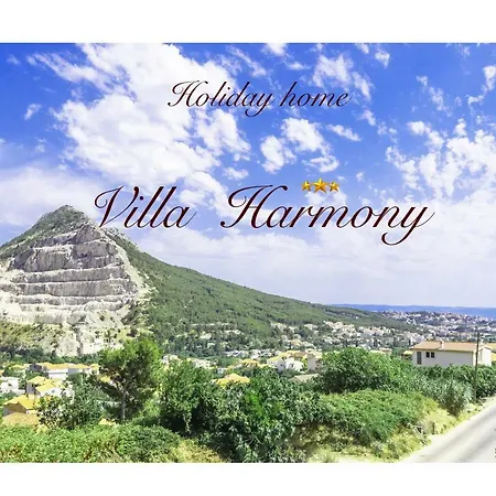 Holiday Home Harmony Zrnovnica Exterior photo